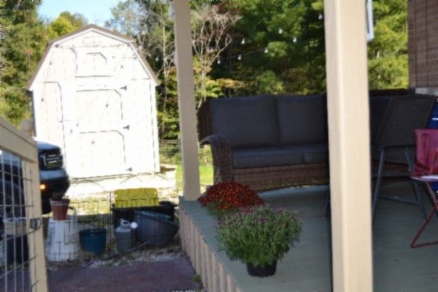 688 Boone Ridge Rd, Jamestown, TN 38556