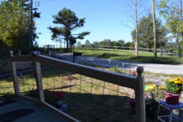 688 Boone Ridge Rd, Jamestown, TN 38556