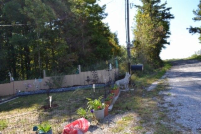 688 Boone Ridge Rd, Jamestown, TN 38556