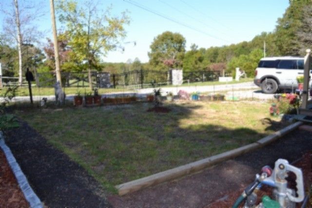 688 Boone Ridge Rd, Jamestown, TN 38556