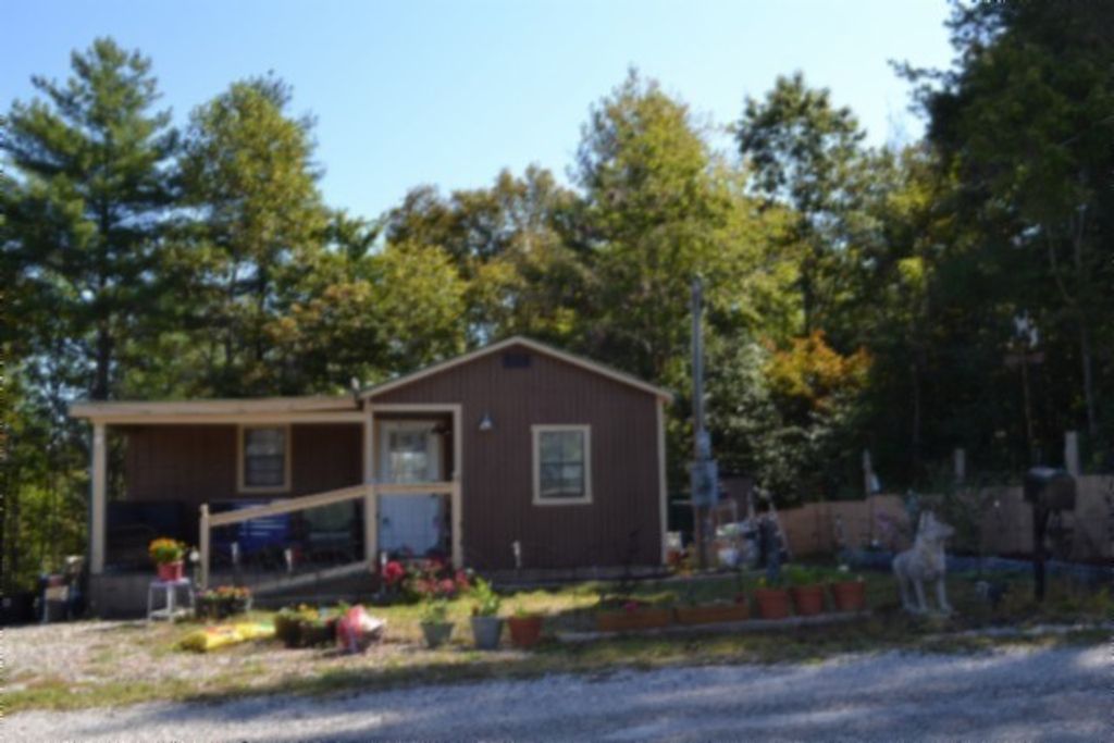 688 Boone Ridge Rd, Jamestown, TN 38556