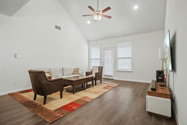 5321 Waterview Court, Haltom City, TX 76137