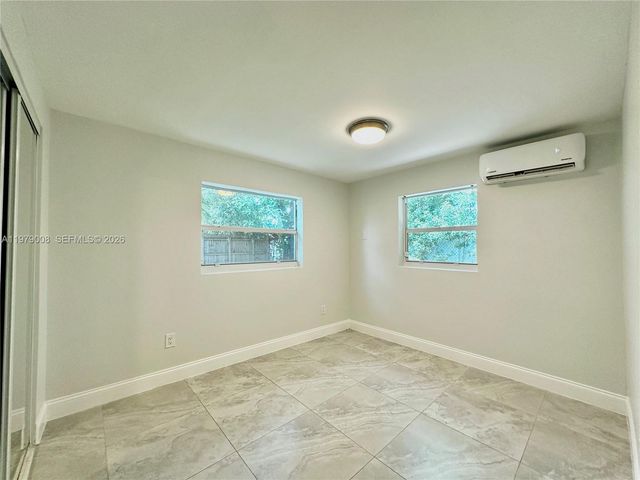 1279 NE 40th Place 3, Oakland Park, FL 33334
