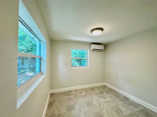 1279 NE 40th Place 3, Oakland Park, FL 33334