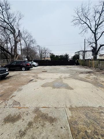 919 S 8th Street, Kansas City, KS 66105