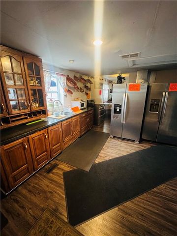 919 S 8th Street, Kansas City, KS 66105