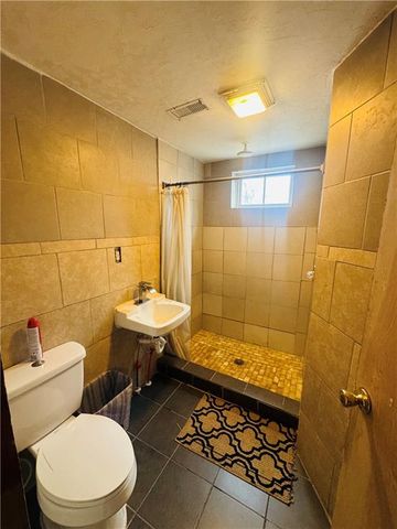 919 S 8th Street, Kansas City, KS 66105