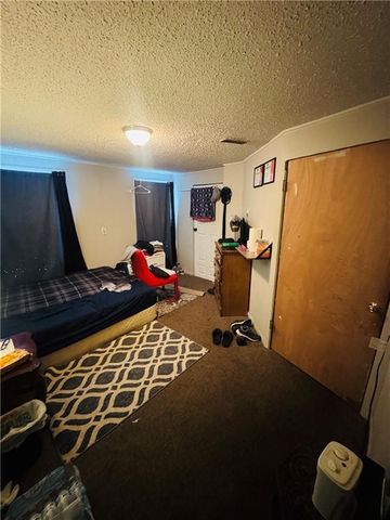 919 S 8th Street, Kansas City, KS 66105