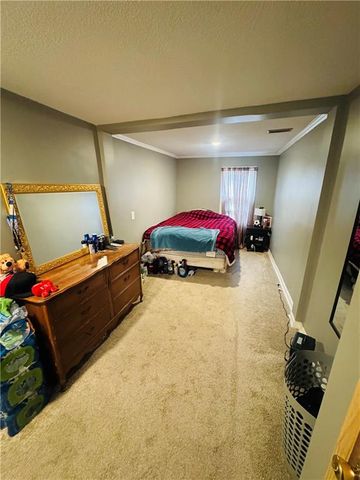 919 S 8th Street, Kansas City, KS 66105
