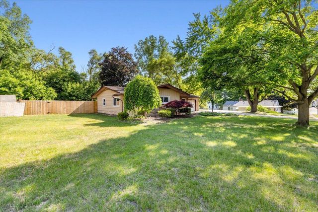 210 Beaver Street, Brighton, MI 48116