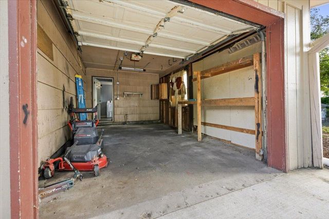 210 Beaver Street, Brighton, MI 48116
