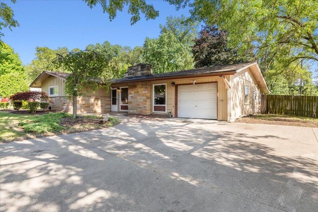 210 Beaver Street, Brighton, MI 48116