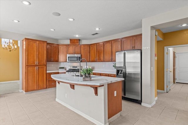 2050 Geneva Way, Manteca, CA 95337