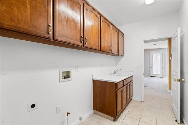 2050 Geneva Way, Manteca, CA 95337