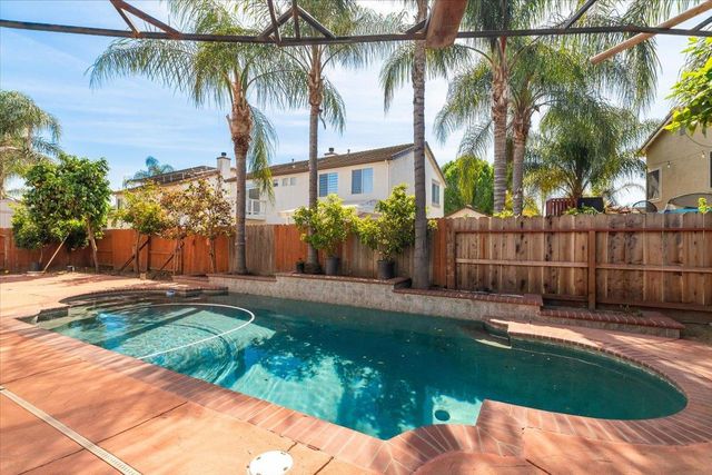 2050 Geneva Way, Manteca, CA 95337