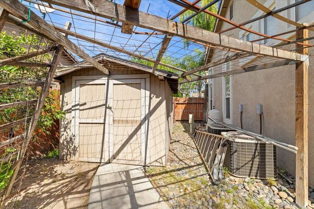 2050 Geneva Way, Manteca, CA 95337