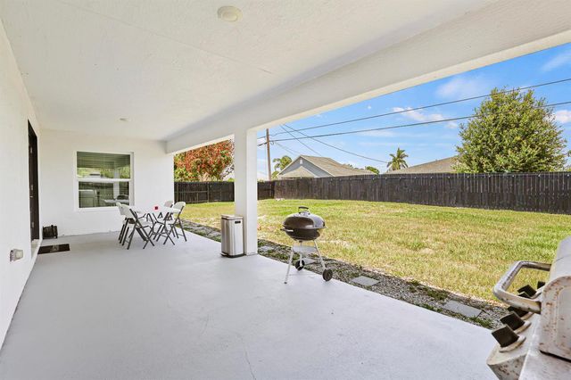 1049 SW Paar Drive, Port St. Lucie, FL 34953