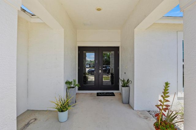 1049 SW Paar Drive, Port St. Lucie, FL 34953