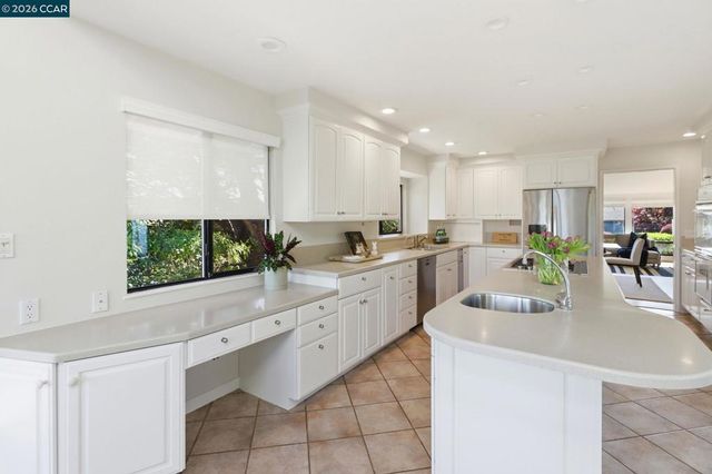 285 Claudia Ct, Moraga, CA 94556