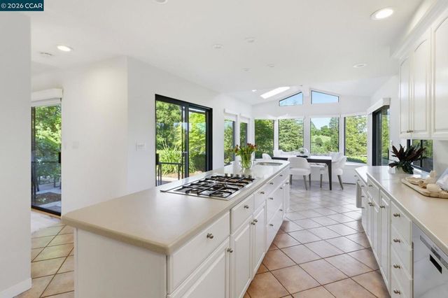 285 Claudia Ct, Moraga, CA 94556