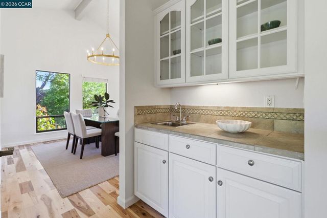 285 Claudia Ct, Moraga, CA 94556