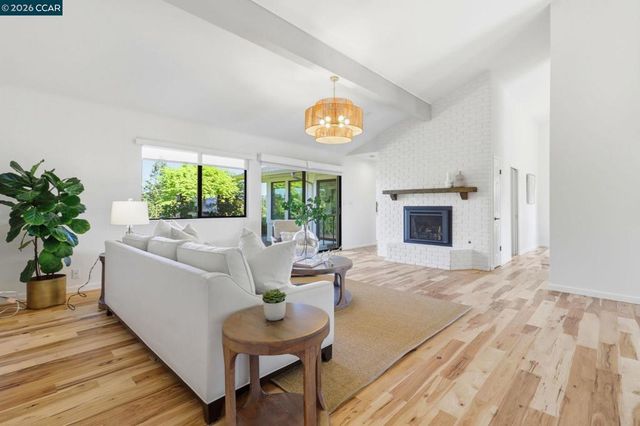 285 Claudia Ct, Moraga, CA 94556