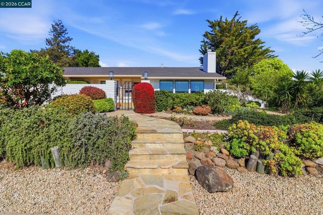 285 Claudia Ct, Moraga, CA 94556