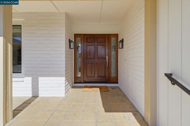 285 Claudia Ct, Moraga, CA 94556