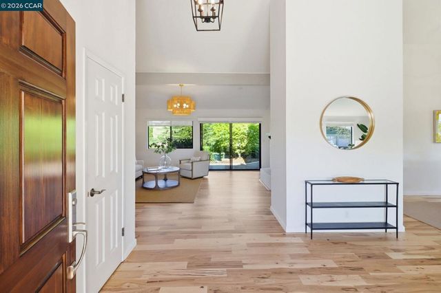 285 Claudia Ct, Moraga, CA 94556