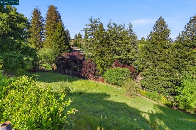 285 Claudia Ct, Moraga, CA 94556