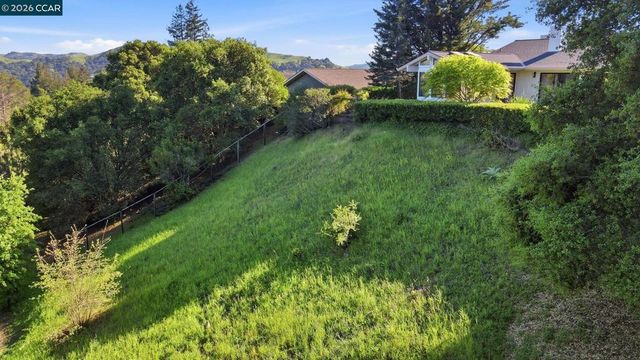 285 Claudia Ct, Moraga, CA 94556