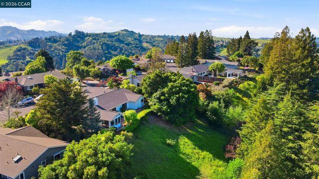 285 Claudia Ct, Moraga, CA 94556