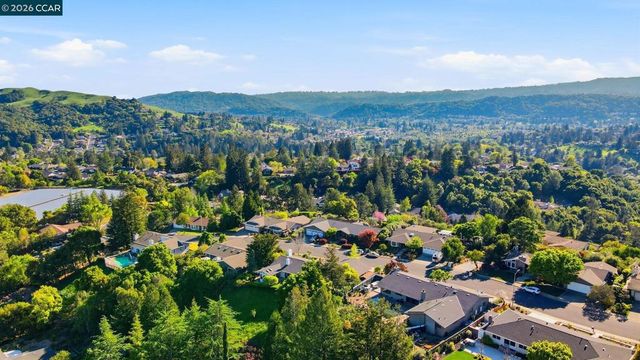 285 Claudia Ct, Moraga, CA 94556