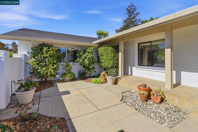 285 Claudia Ct, Moraga, CA 94556