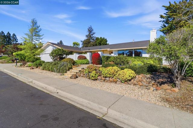 285 Claudia Ct, Moraga, CA 94556