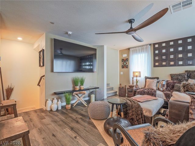 7002 Midnight Bronze Street, North Las Vegas, NV 89086