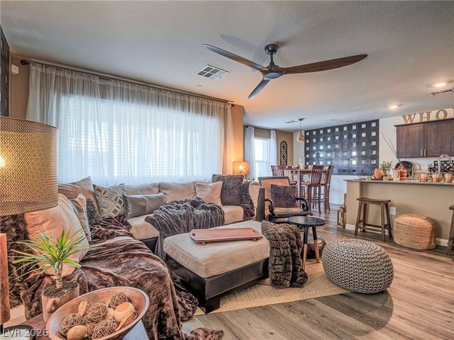 7002 Midnight Bronze Street, North Las Vegas, NV 89086