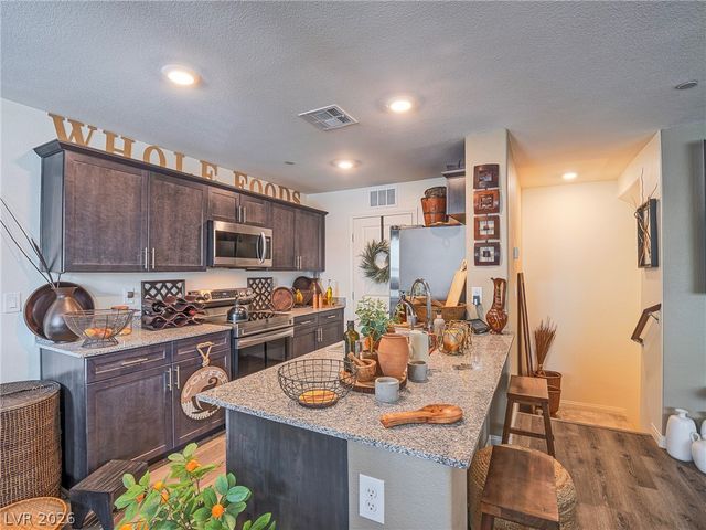 7002 Midnight Bronze Street, North Las Vegas, NV 89086