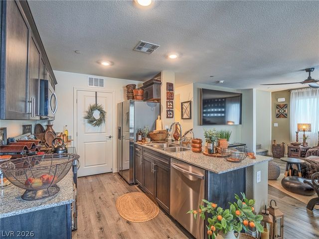 7002 Midnight Bronze Street, North Las Vegas, NV 89086
