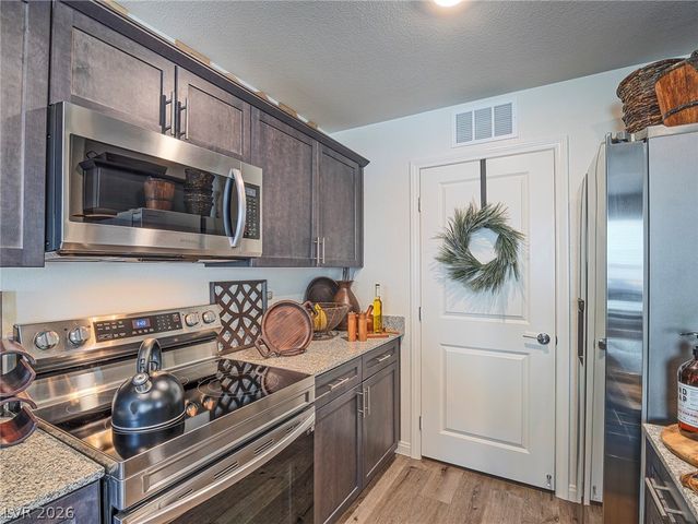 7002 Midnight Bronze Street, North Las Vegas, NV 89086