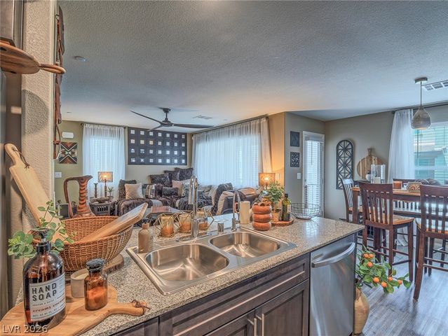 7002 Midnight Bronze Street, North Las Vegas, NV 89086