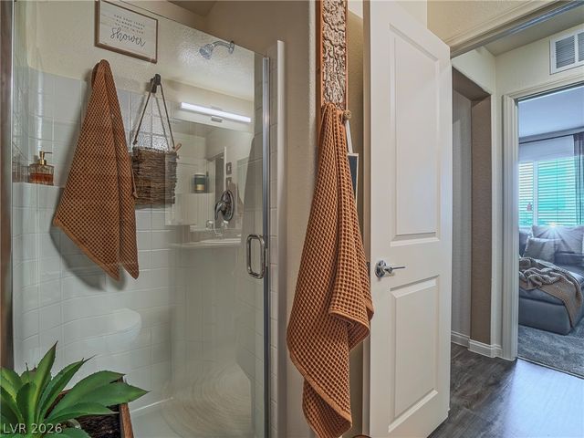 7002 Midnight Bronze Street, North Las Vegas, NV 89086