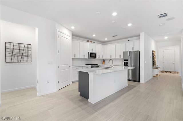 1854 Amador CT, Naples, FL 34120