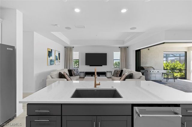 1854 Amador CT, Naples, FL 34120