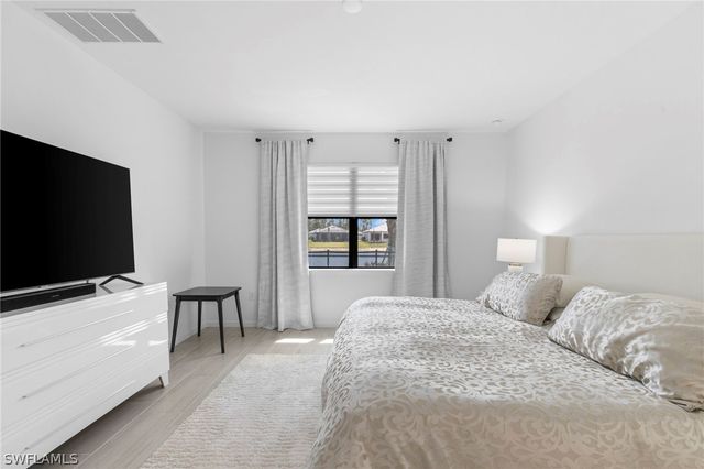 1854 Amador CT, Naples, FL 34120