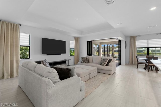 1854 Amador CT, Naples, FL 34120