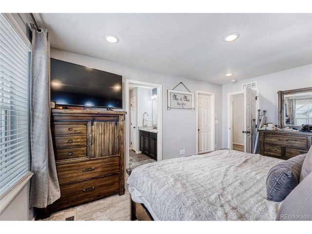 26168 E Maple Dr, Aurora, CO 80018