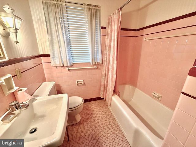 1418 MONROE AVE, Reading, PA 19610