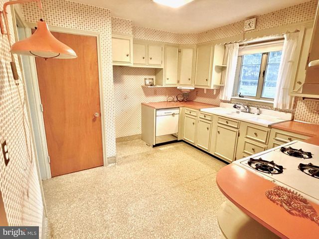 1418 MONROE AVE, Reading, PA 19610