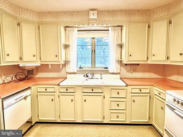 1418 MONROE AVE, Reading, PA 19610